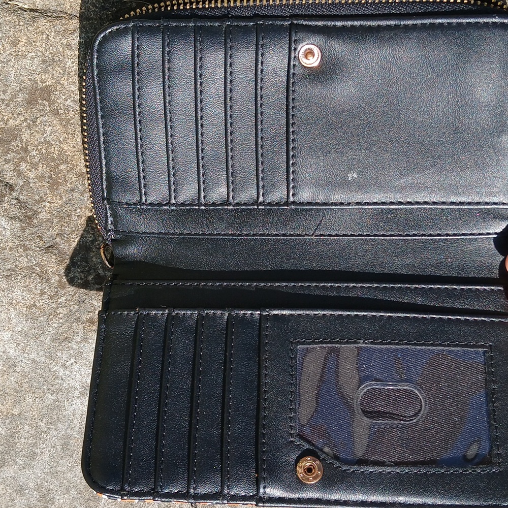 Wallet - Picture 2 of 3